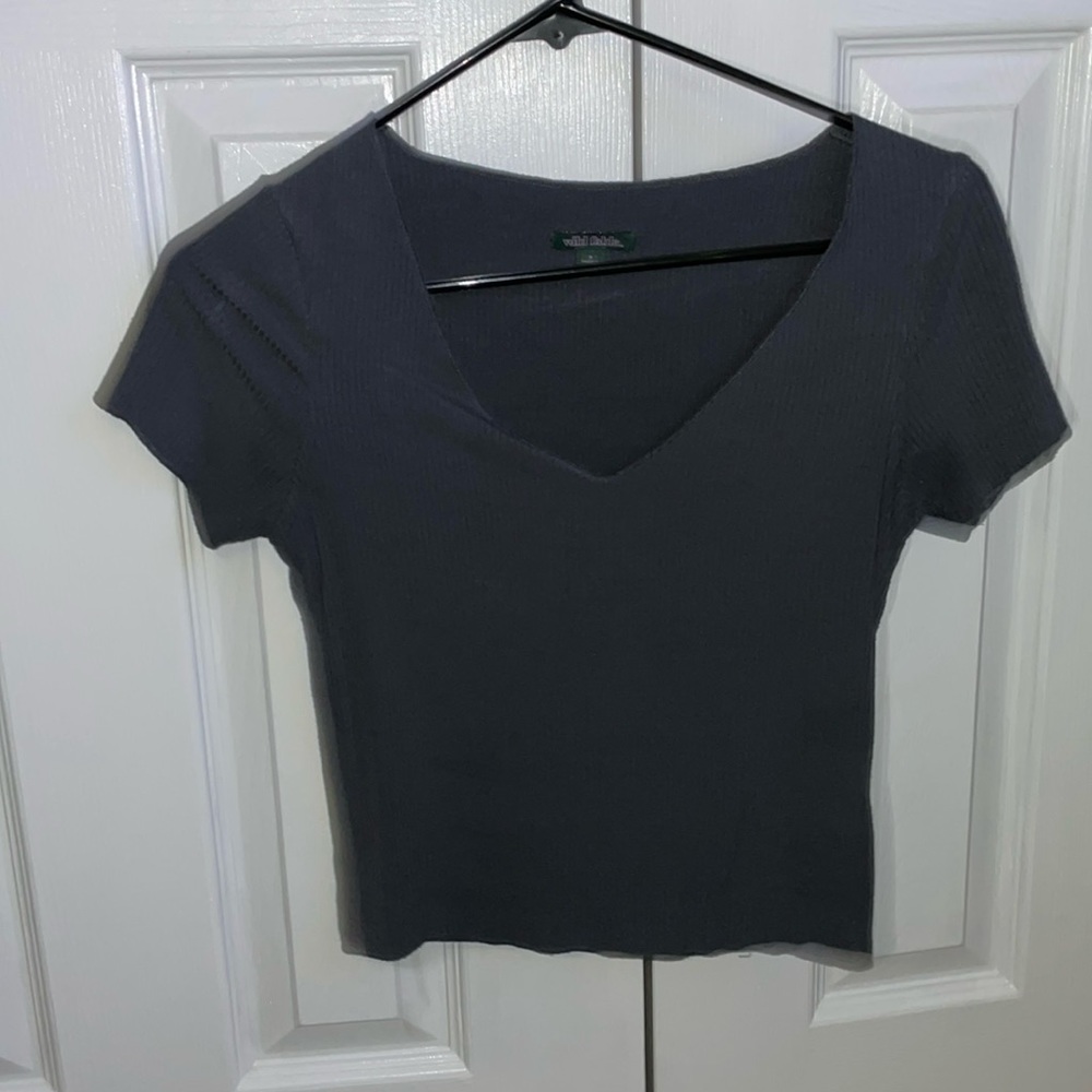 dark green v neck crop top